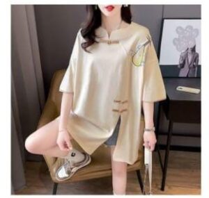 Women's Beige Oversized T-Shirt – Casual Graphic Tee with Minimalist Details